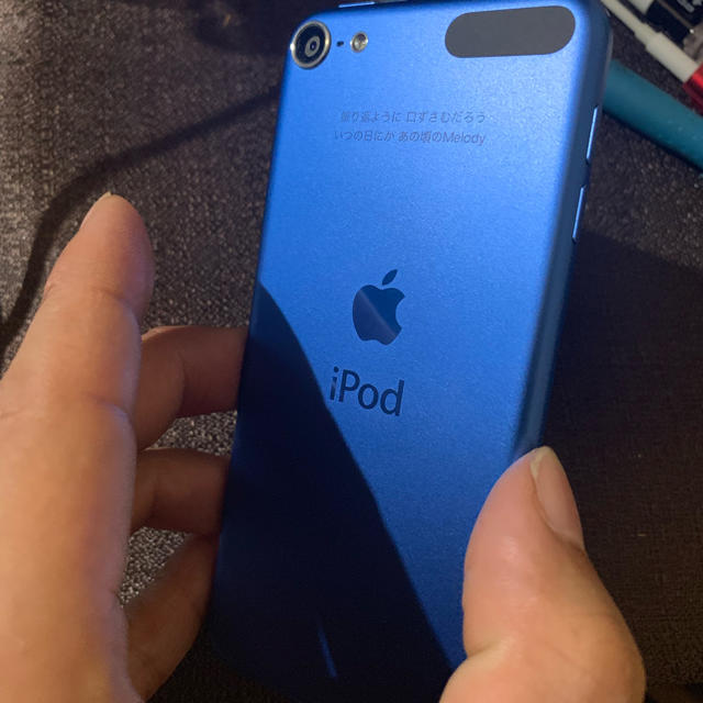 iPod touch(アイポッドタッチ)の【最終値下】iPod Touch 6世代 64GB Retina ブルー スマホ/家電/カメラのオーディオ機器(ポータブルプレーヤー)の商品写真
