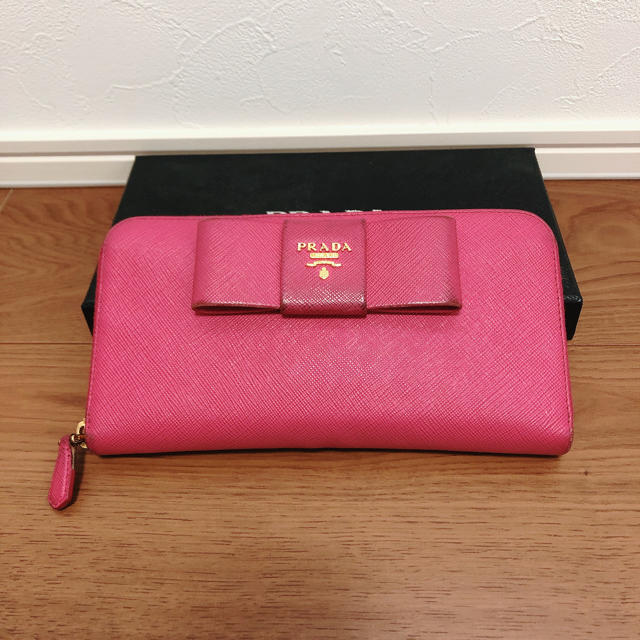 PRADA(プラダ)のPRADA♡サフィアーノ♡ピンク レディースのファッション小物(財布)の商品写真