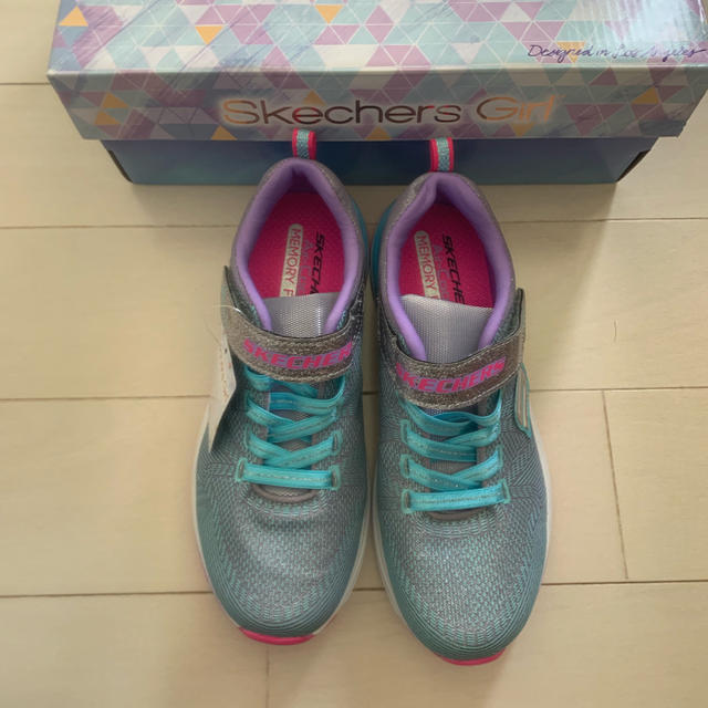 SKECHERS(スケッチャーズ)のSkechers スケッチャーズ ガール 22cm USサイズ3 ✨ 新品 キッズ/ベビー/マタニティのキッズ靴/シューズ(15cm~)(スニーカー)の商品写真