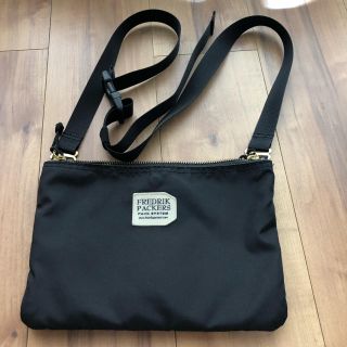 ユナイテッドアローズグリーンレーベルリラクシング(UNITED ARROWS green label relaxing)のフレドリックパッカーズ ショルダーバッグ サコッシュ(ショルダーバッグ)