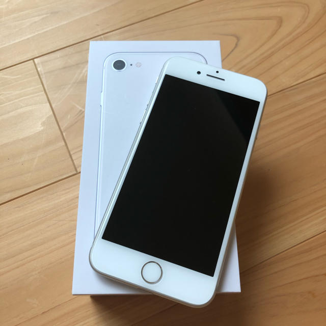 iPhone(アイフォーン)のiPhone 8 256GB SIMフリー スマホ/家電/カメラのスマートフォン/携帯電話(スマートフォン本体)の商品写真