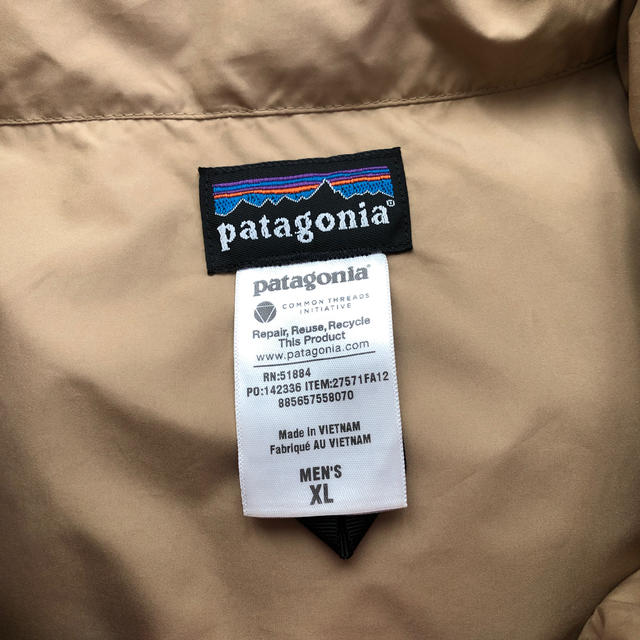 patagonia(パタゴニア)のPatagonia ベストダウン メンズのジャケット/アウター(ダウンベスト)の商品写真