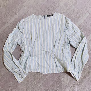 ダブルクローゼット(w closet)の肩フリルブラウス ストライプ(シャツ/ブラウス(長袖/七分))