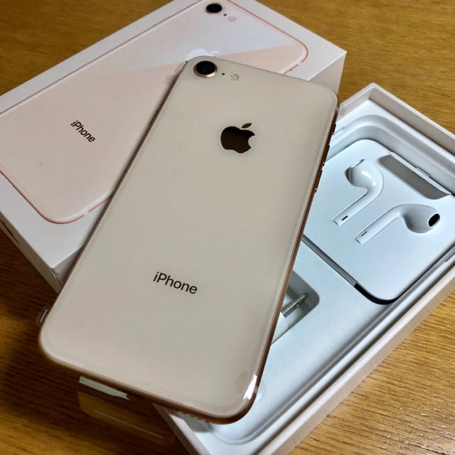 Apple(アップル)のiPhone8 SIMフリー スマホ/家電/カメラのスマートフォン/携帯電話(スマートフォン本体)の商品写真