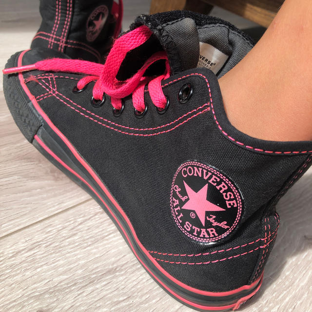 CONVERSE(コンバース)のコンバース オールスター 20㎝ ブラック ピンク キッズ/ベビー/マタニティのキッズ靴/シューズ(15cm~)(スニーカー)の商品写真
