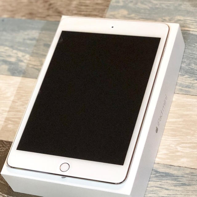 iPad mini4 128GB Silver Wifi モデル