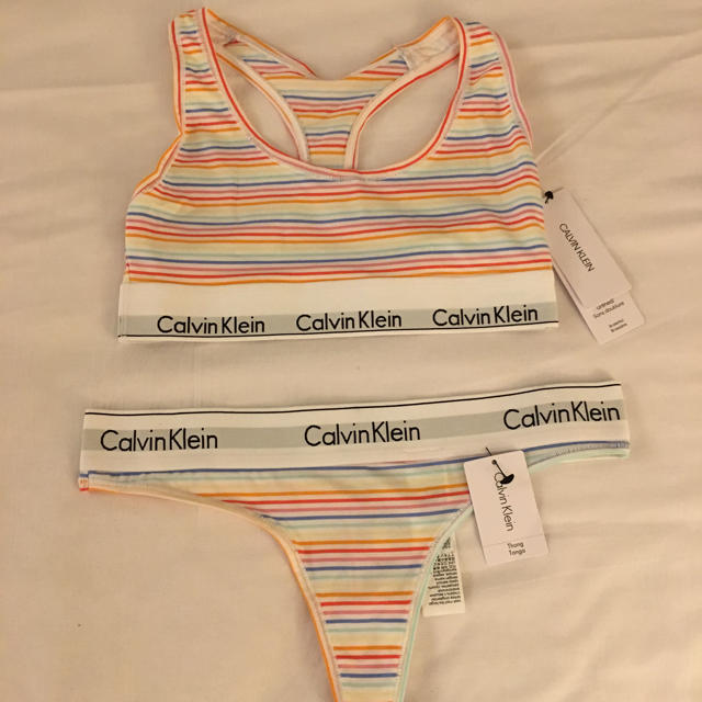 Calvin Klein(カルバンクライン)のカルバンクライン  ブラトップ&Tバック レディースの下着/アンダーウェア(ブラ&ショーツセット)の商品写真