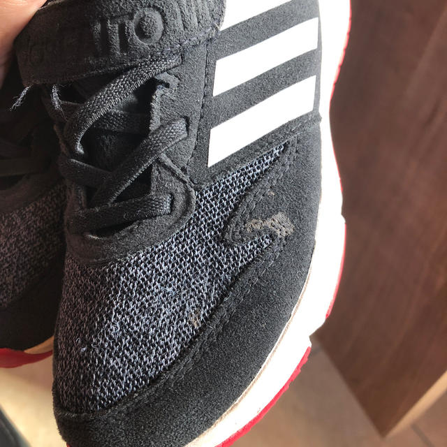 adidas(アディダス)のadidas スニーカー 18.5㎝ キッズ/ベビー/マタニティのキッズ靴/シューズ(15cm~)(スニーカー)の商品写真