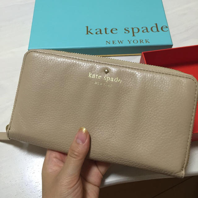 Kate spade ベージュ財布✨美品
