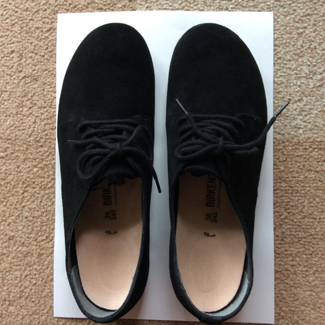 BIRKENSTOCK(ビルケンシュトック)のBIRKENSTOCK SAUNDERS BLACK シューズ38/245中古品 レディースの靴/シューズ(ローファー/革靴)の商品写真