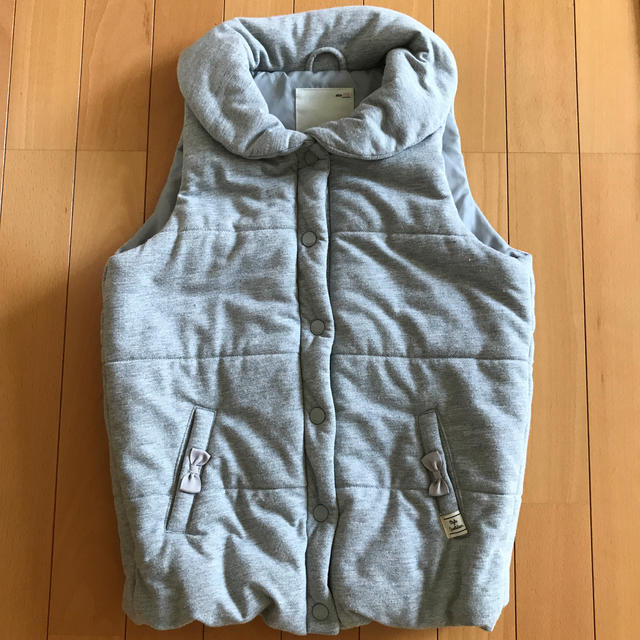 ikka(イッカ)のikka Jr女子 ダウンベスト 150 キッズ/ベビー/マタニティのキッズ服女の子用(90cm~)(ジャケット/上着)の商品写真