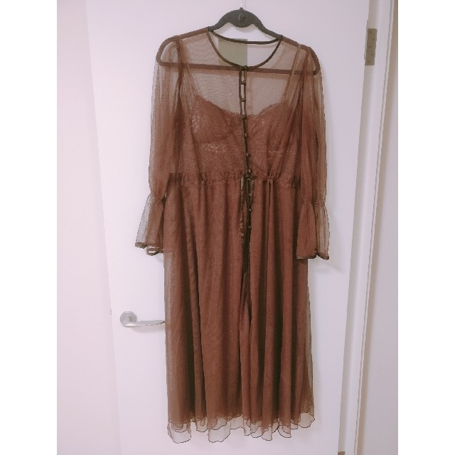 Ameri VINTAGE(アメリヴィンテージ)のAmeri VINTAGE　TULLE SEETHROUGH DRESS   レディースのワンピース(ロングワンピース/マキシワンピース)の商品写真