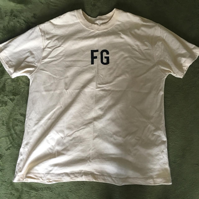 FEAR OF GOD(フィアオブゴッド)のTシャツ BTSメンバー着用 レディースのトップス(Tシャツ(半袖/袖なし))の商品写真