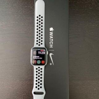 アップルウォッチ(Apple Watch)の(美品)Apple Watch Series 4 Nike 40mm(腕時計(デジタル))