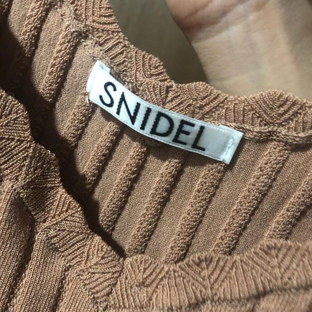 SNIDEL(スナイデル)の美品 snidel スナイデル トップス シフォン ベージュ レディースのトップス(カットソー(半袖/袖なし))の商品写真