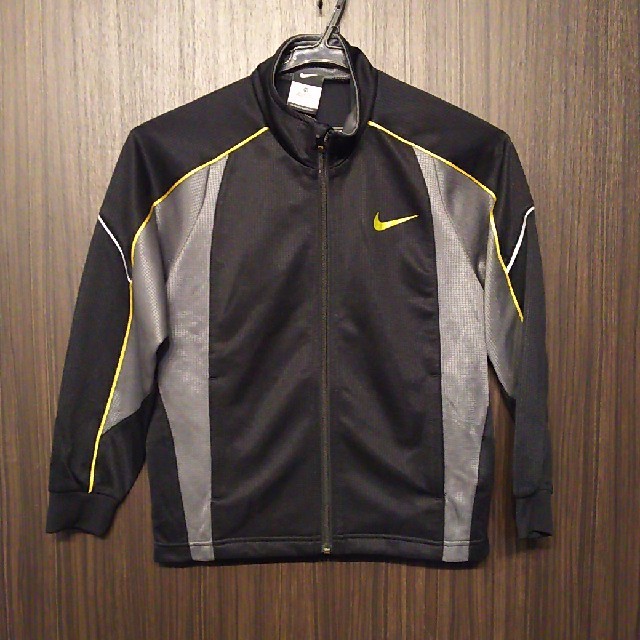 NIKE(ナイキ)のナイキ トラックジャケット ジャージ xs キッズ/ベビー/マタニティのキッズ服男の子用(90cm~)(ジャケット/上着)の商品写真