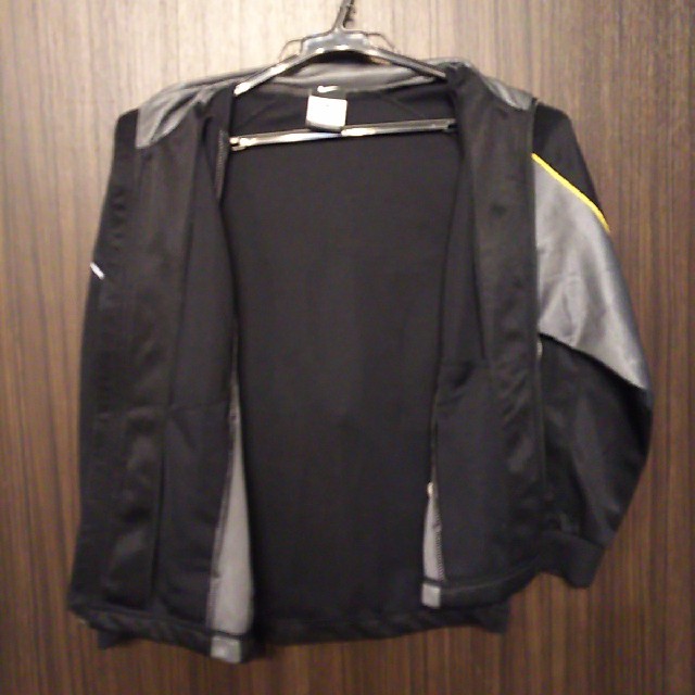 NIKE(ナイキ)のナイキ トラックジャケット ジャージ xs キッズ/ベビー/マタニティのキッズ服男の子用(90cm~)(ジャケット/上着)の商品写真