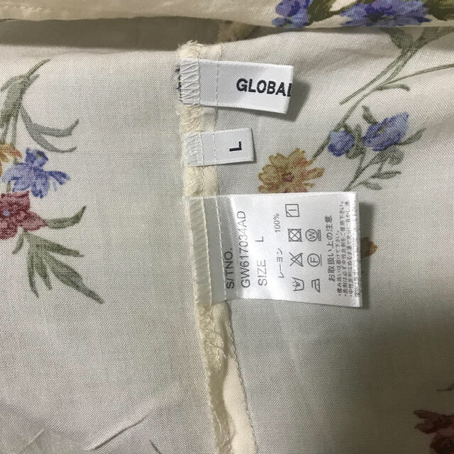 GLOBAL WORK(グローバルワーク)のレディース トップス 花柄 夏 クリーム色 レディースのトップス(カットソー(半袖/袖なし))の商品写真