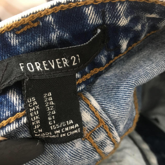 FOREVER 21(フォーエバートゥエンティーワン)のForever21 ケミカルデニム ハイウエストパンツ スキニー レディースのパンツ(デニム/ジーンズ)の商品写真