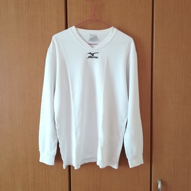 MIZUNO(ミズノ)のロゴ入りVネックTシャツ レディースのトップス(Tシャツ(長袖/七分))の商品写真