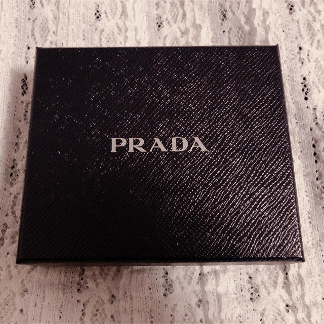 PRADA(プラダ)のプラダ ギフトボックス インテリア/住まい/日用品のオフィス用品(ラッピング/包装)の商品写真