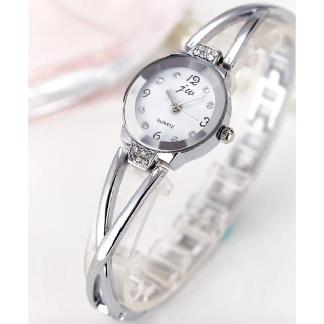 レディース　腕時計　アナログ　ラインストーン　クロスベルト　シンプル レディースのファッション小物(腕時計)の商品写真
