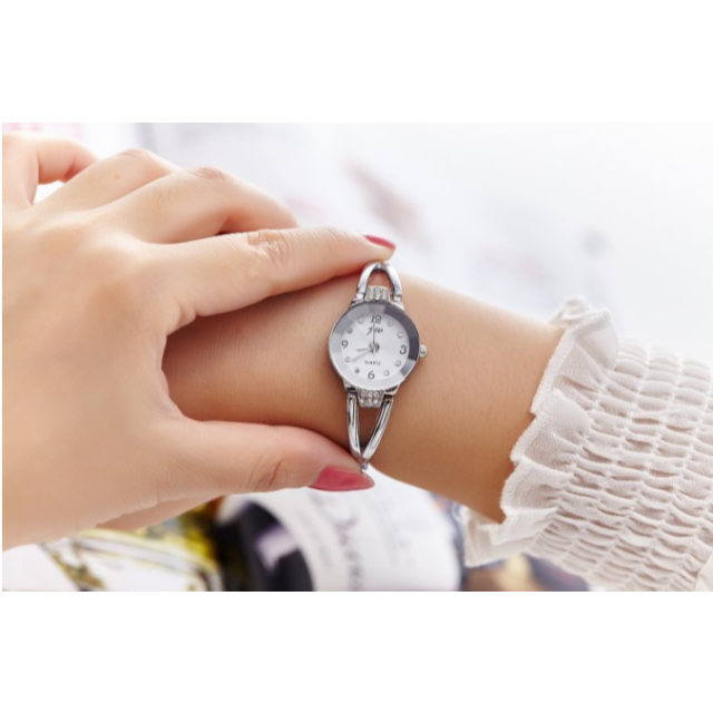 レディース　腕時計　アナログ　ラインストーン　クロスベルト　シンプル レディースのファッション小物(腕時計)の商品写真
