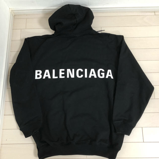 Balenciaga(バレンシアガ)の【タツヤ様専用】XXS バレンシアガ ロゴ パーカー ブラック メンズのトップス(パーカー)の商品写真