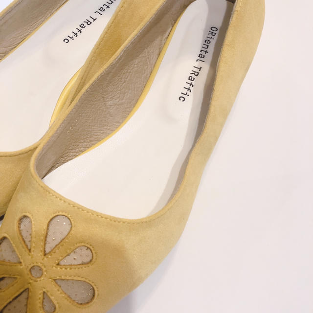 ORiental TRaffic(オリエンタルトラフィック)のORiental  TRaffic フラットパンプス 黄色 レディースの靴/シューズ(ハイヒール/パンプス)の商品写真