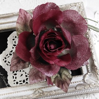 ローズピンクのバラのコサージュ（シルバー）　結婚式　卒業式　入学式　布花　造花(コサージュ/ブローチ)