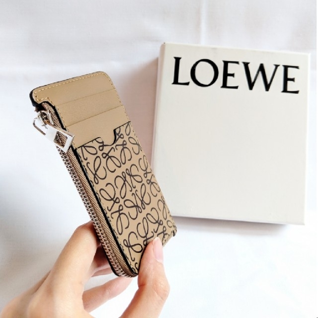 LOEWE - 【新品】LOEWE フラグメントケース アナグラムロゴ カード/コインケースの通販 by mashe【必ずプロフお読みください