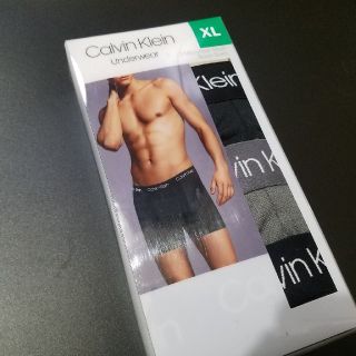 カルバンクライン(Calvin Klein)の新品　カルバンクライン　ボクサーパンツ3枚セット（黒2枚、グレー1枚）XL
(ボクサーパンツ)