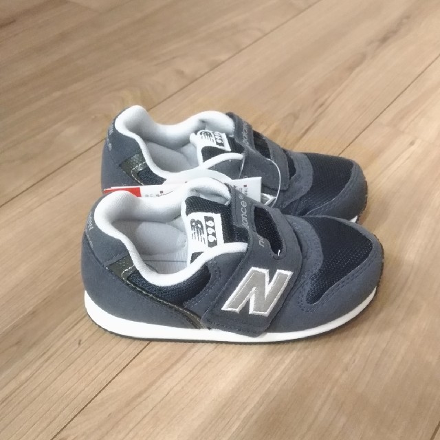 New Balance(ニューバランス)の箱なし　ニューバランス ベビー スニーカー
15.0cm ネイビー キッズ/ベビー/マタニティのキッズ靴/シューズ(15cm~)(スニーカー)の商品写真