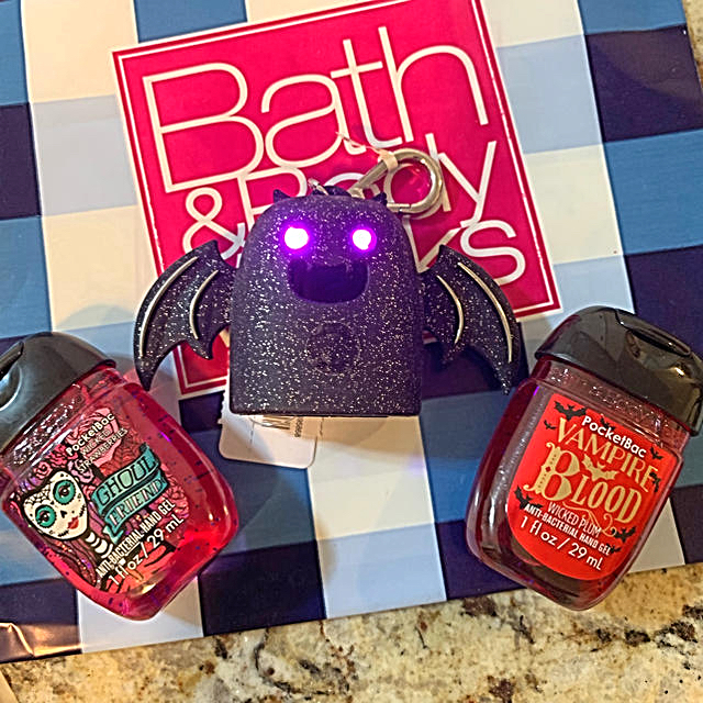 Bath & Body Works - ハロウィン限定☆ ハンド除菌ジェル2個とホルダー