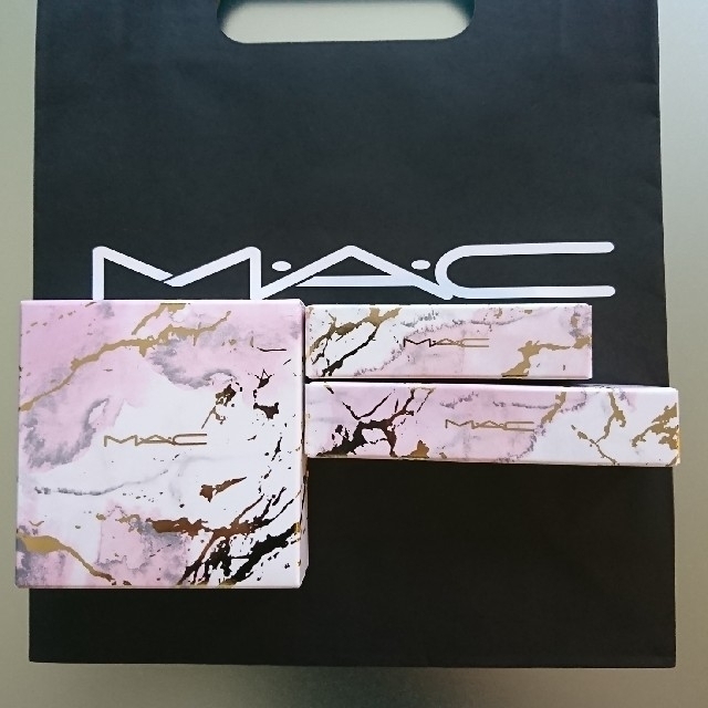 新品、未使用 MAC・フェイスパウダー・リップスティック・リップガラス三点セット