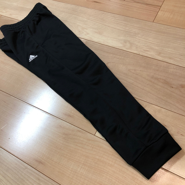 adidas(アディダス)の新品 アディダス ジャージセットアップ  120  キッズ/ベビー/マタニティのキッズ服女の子用(90cm~)(その他)の商品写真