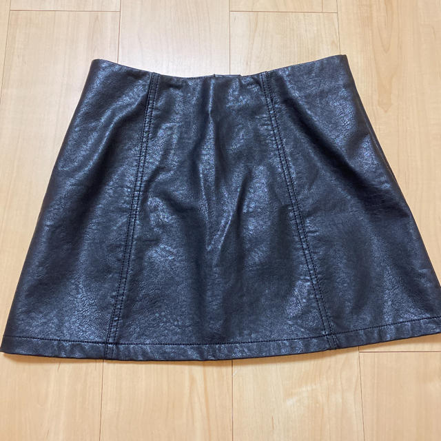 FOREVER 21(フォーエバートゥエンティーワン)のForever21 レザースカート レディースのスカート(ミニスカート)の商品写真