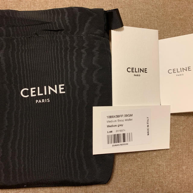 celine - セリーヌ ミディアムストラップウォレットの通販 by