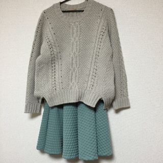 エイチアンドエム(H&M)の【未使用】グリーンフレアスカート(ミニスカート)