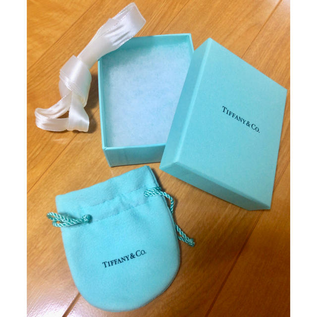 Tiffany & Co.(ティファニー)の【チェロキー様専用】ティファニー 空箱 ケース付 レディースのバッグ(ショップ袋)の商品写真