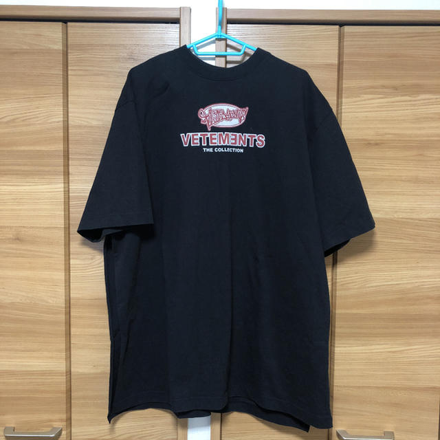 トップスVetements Tシャツ