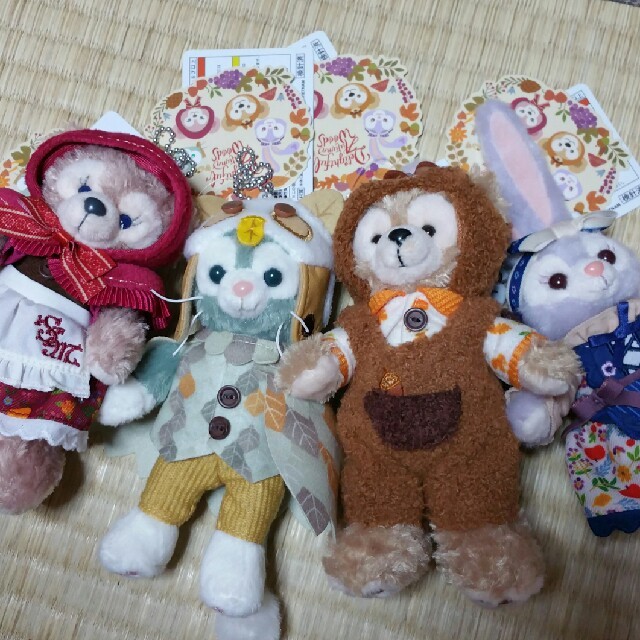 ダッフィー シェリーメイ ステラルー 秋のぼうけん ぬいぐるみバッジ-