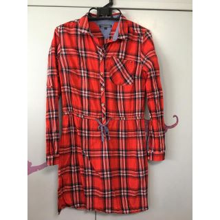 トミーヒルフィガー(TOMMY HILFIGER)のトミーフィルフィガー 赤チェックシャツワンピース（164cm）(ワンピース)