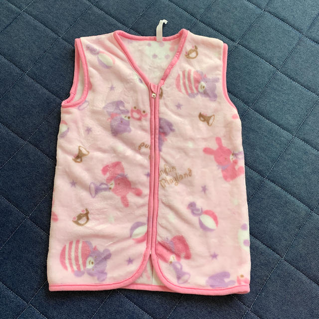 西松屋(ニシマツヤ)の女児 冬用かいまき キッズ/ベビー/マタニティのキッズ服女の子用(90cm~)(パジャマ)の商品写真