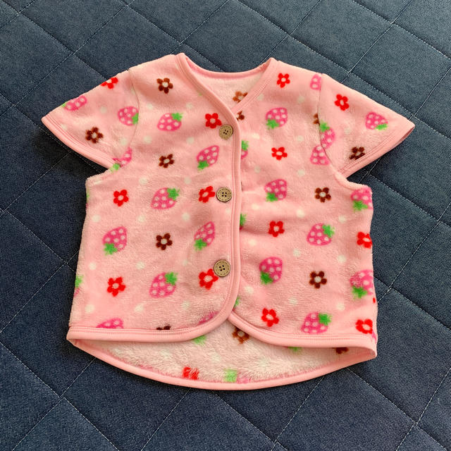 女児 90 フリースかいまき キッズ/ベビー/マタニティのキッズ服女の子用(90cm~)(パジャマ)の商品写真