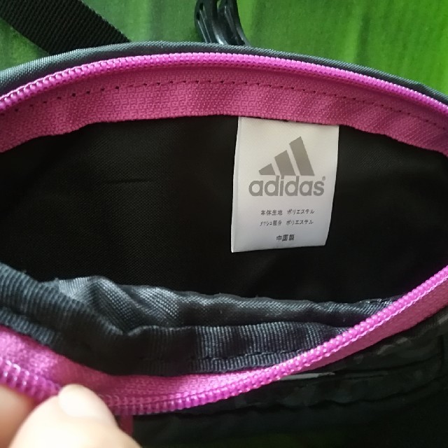 adidas(アディダス)のあん様専用　Adidas ウエストポーチ レディースのバッグ(ボディバッグ/ウエストポーチ)の商品写真