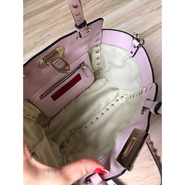 VALENTINO(ヴァレンティノ)の専用です😊 バレンティノ  ロックスタッズ ミニ トートバッグ レディースのバッグ(ハンドバッグ)の商品写真