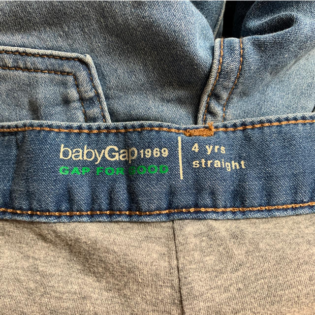 babyGAP(ベビーギャップ)のBaby GAP ストレートデニム キッズ/ベビー/マタニティのキッズ服女の子用(90cm~)(パンツ/スパッツ)の商品写真