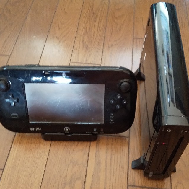 Wii U(ウィーユー)のWiiuプレミアムセット黒32GB エンタメ/ホビーのゲームソフト/ゲーム機本体(家庭用ゲーム機本体)の商品写真