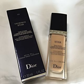 ディオール(Dior)の【新品未使用】Diorスターフルイド20(ファンデーション)